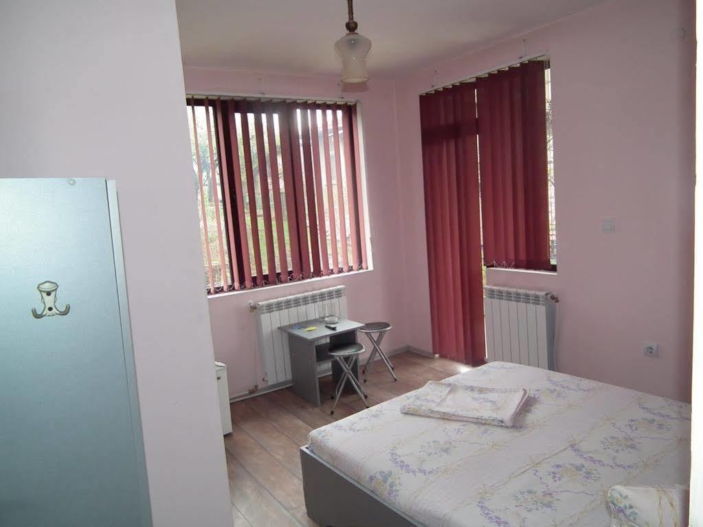 Guest House Bedrock Belogradchik Exterior photo